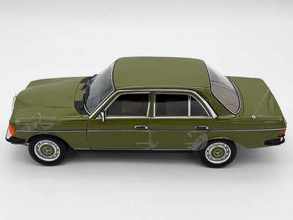 1:18 Norev Mercedes-Benz 200 W123 agavengrün 1980/85 full opening Dealer Edition