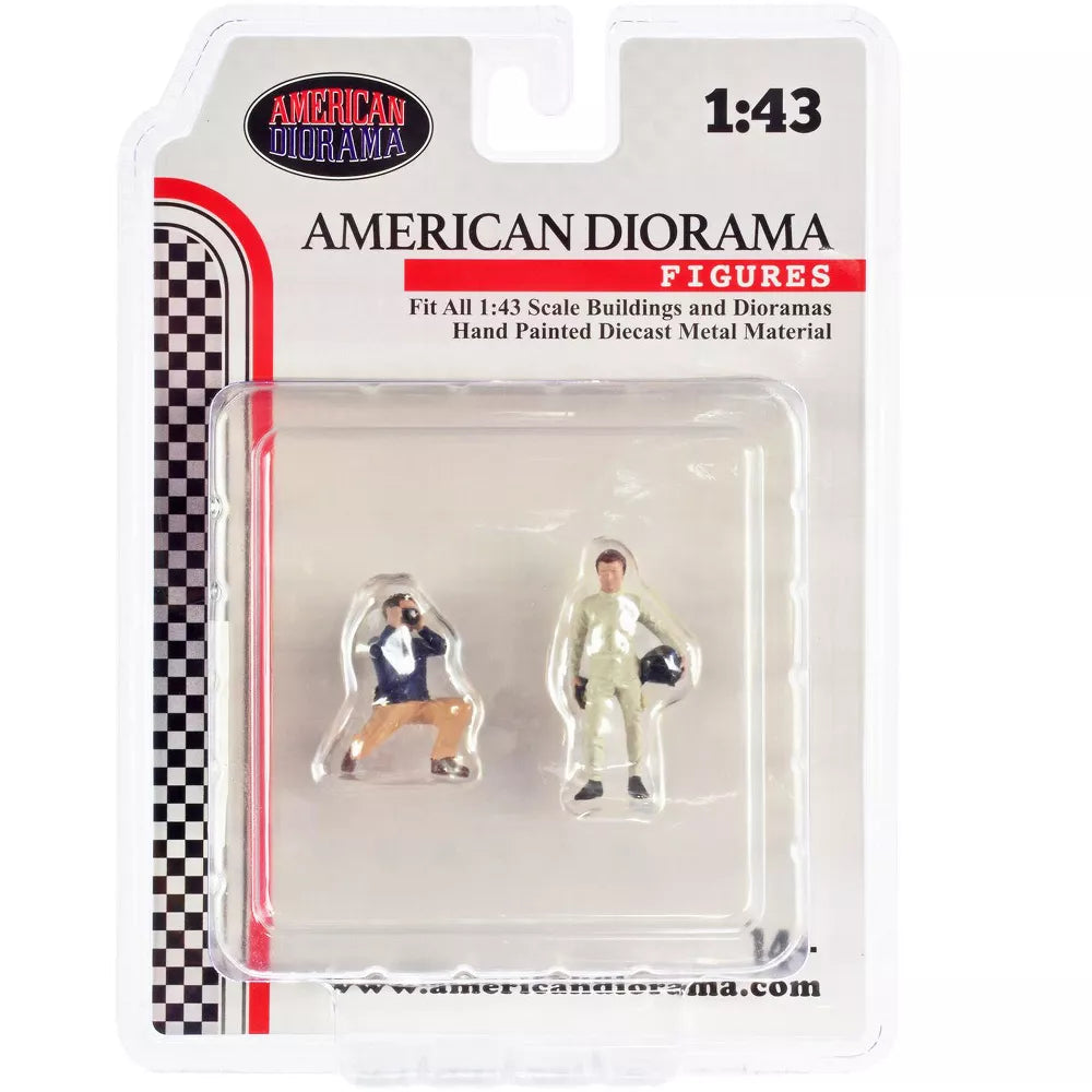1:43 Figure Race Day 2 Figures Photographer Driver Set 1 American Diorama