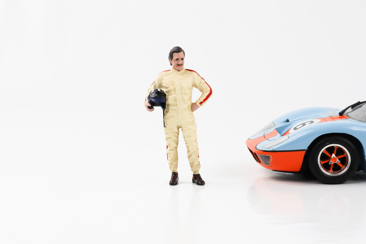1:18 Figur Le Mans Racing Legend 60s Fahrer B beige American Diorama Figuren