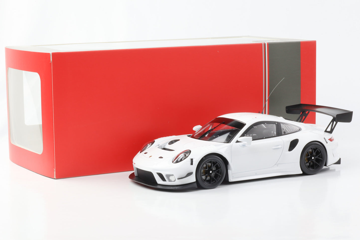 1:18 Porsche 911 GT3 R 2019 Plain Body Version weiß IXO