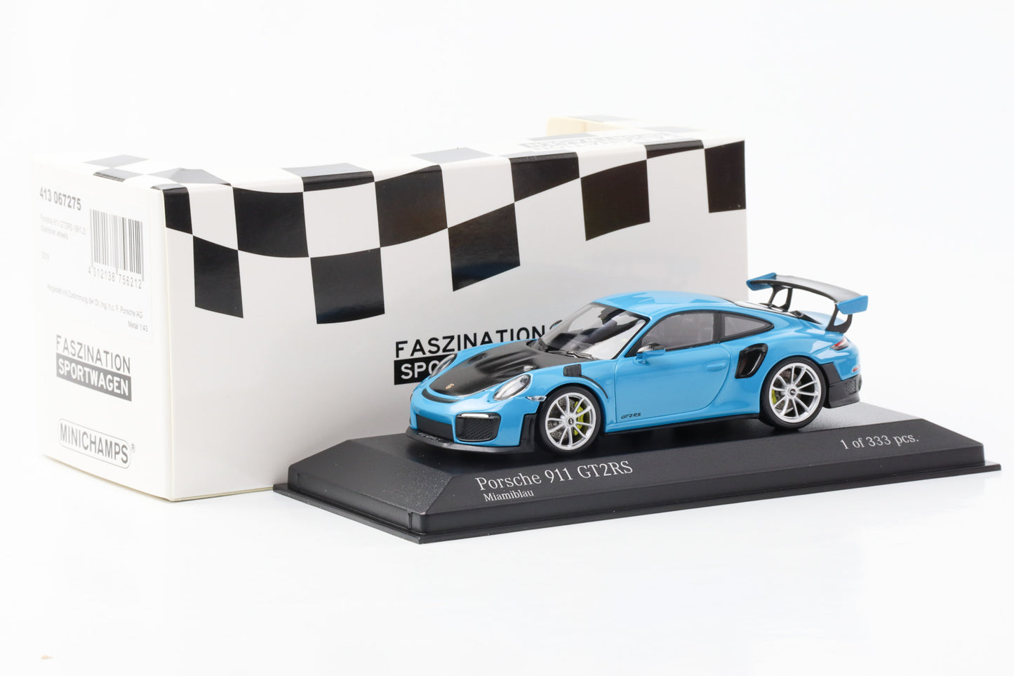 1:43 Porsche 911 GT2 RS 991.2 2018 miami blue silver rims Minichamps