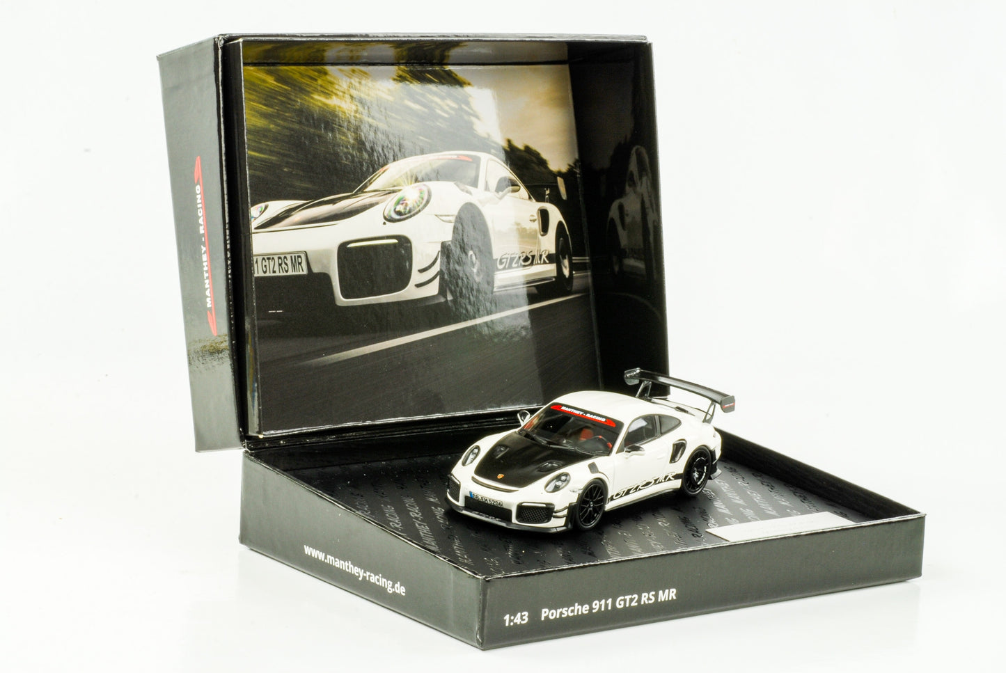1:43 Manthey 911 991 II GT2 RS MR white Giftbox Minichamps limited
