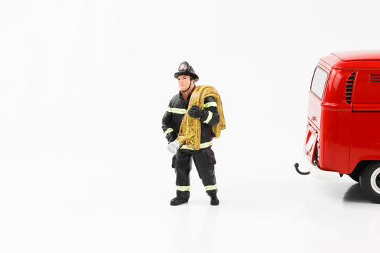 1:18 Figur Firefighter - Feuerwehrmann mit Schlauch American Diorama Figuren