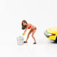 1:18 Figur Bikini Car Wash Girl Cindy mit Eimer American Diorama Figuren