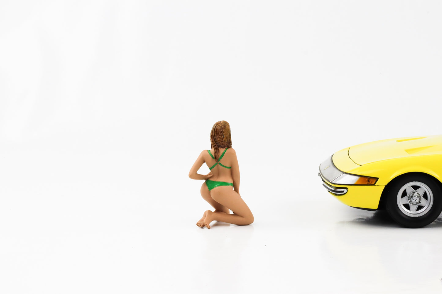 1:18 Figure Bikini Calendar Girl February American Diorama Figures