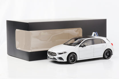 1:18 Mercedes-Benz W177 Clase A AMG Line digital blanco Norev Concesionario