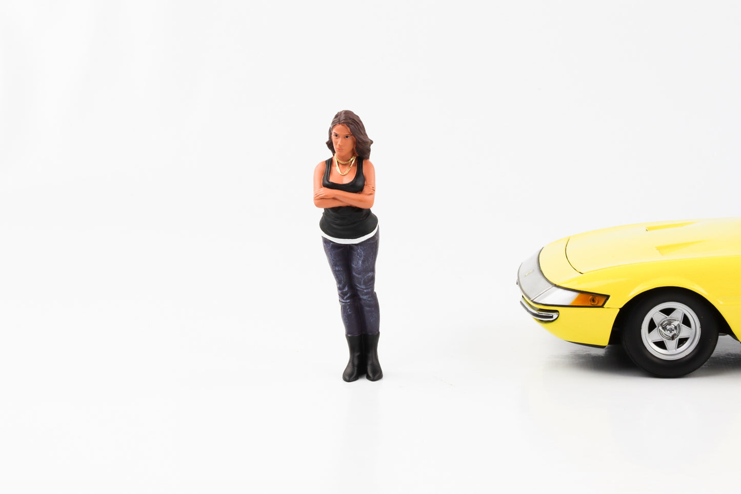 1:18 Figur Car Meet 3 Frau mit Tanktop und Ketten American Diorama Figuren