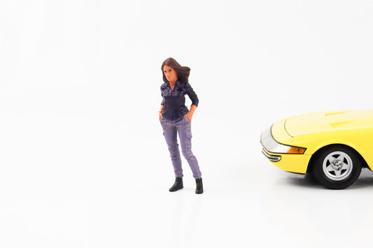 1:18 Figur Car Meet 3 Frau mit Cargohose American Diorama Figuren